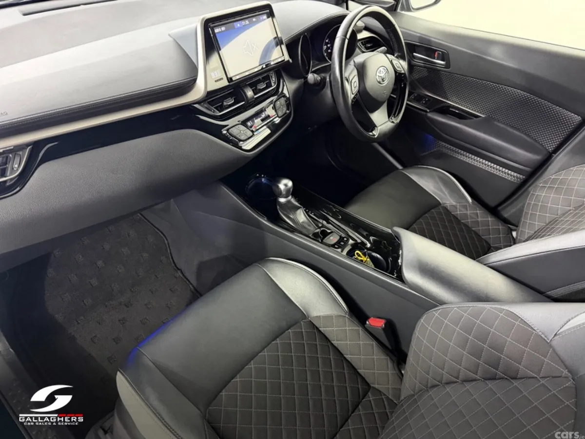 Toyota C-HR SUV, Petrol Hybrid, 2019, Blue