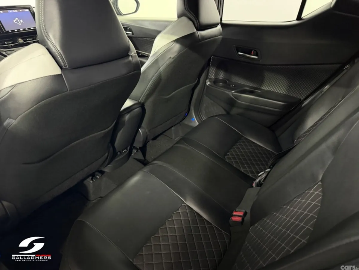 Toyota C-HR SUV, Petrol Hybrid, 2019, Blue