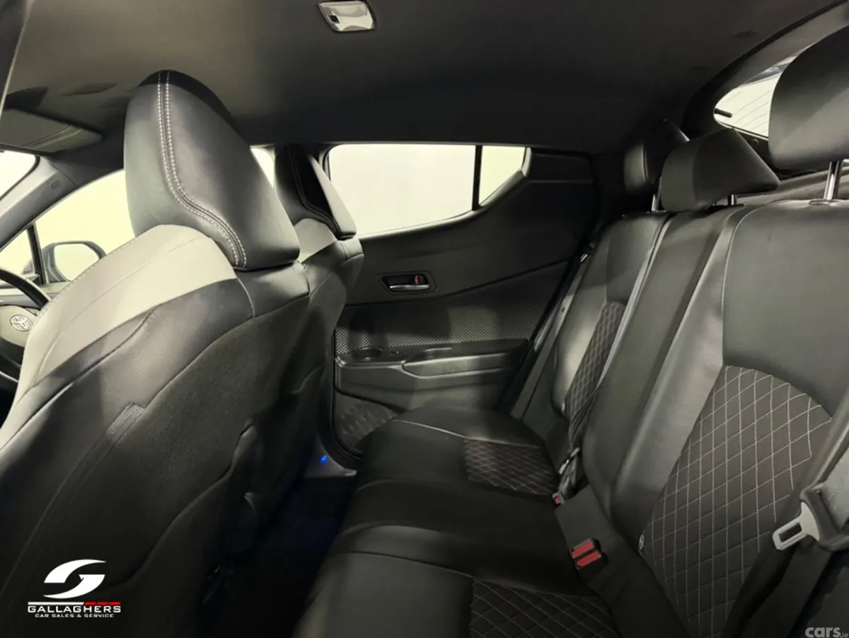 Toyota C-HR SUV, Petrol Hybrid, 2019, Blue