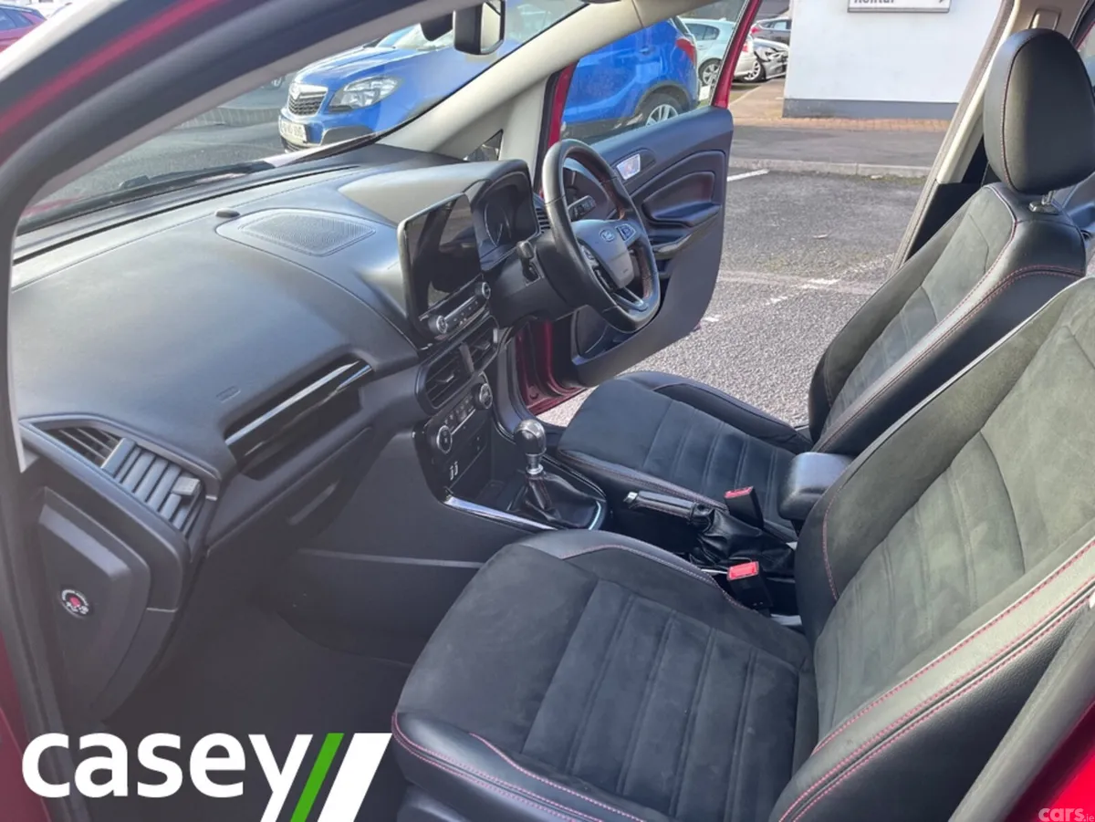 Ford EcoSport Hatchback, Petrol, 2019, Red