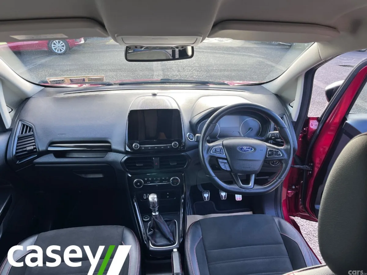 Ford EcoSport Hatchback, Petrol, 2019, Red