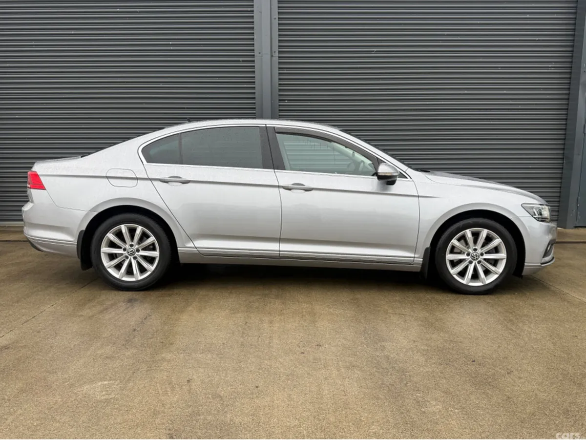 Volkswagen Passat Saloon, Diesel, 2021, Grey