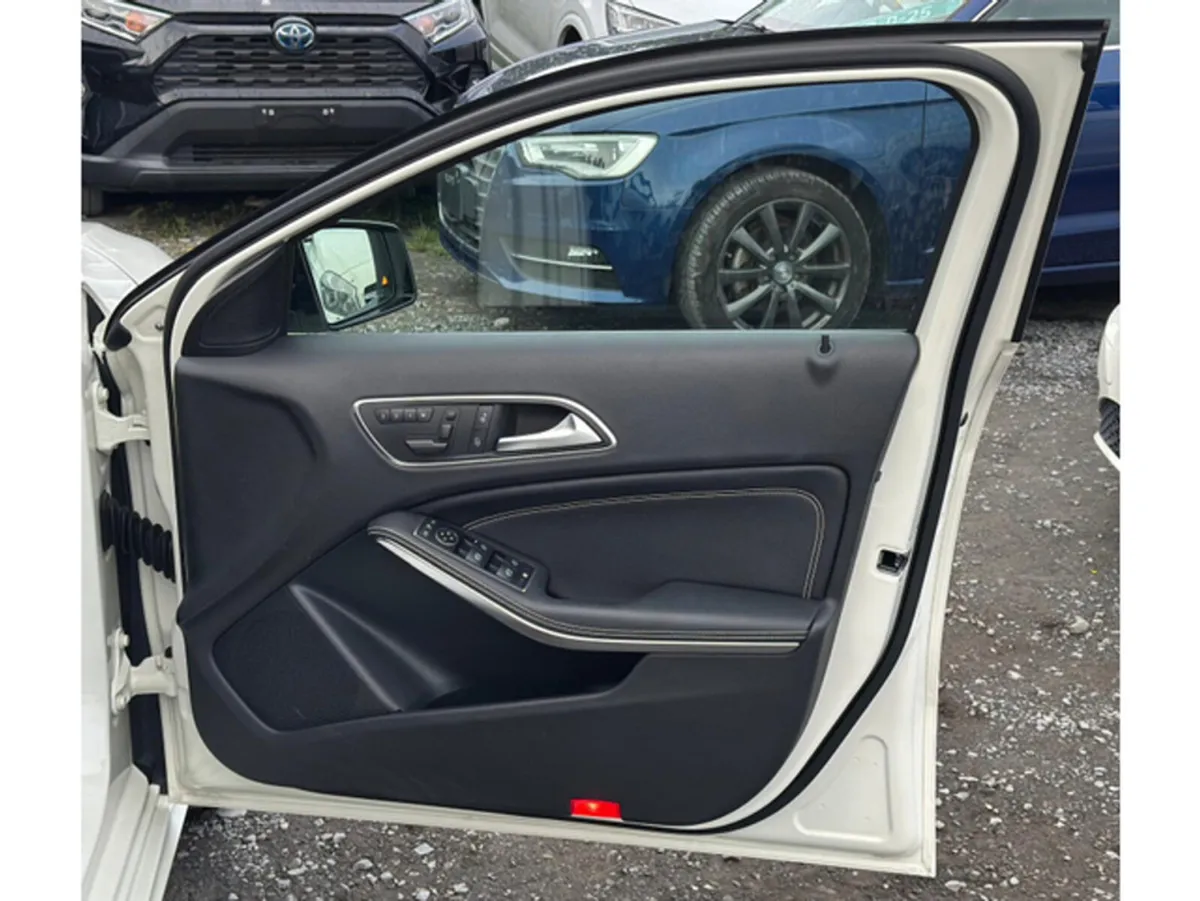 Mercedes-Benz A-Class Hatchback, Petrol, 2015, White
