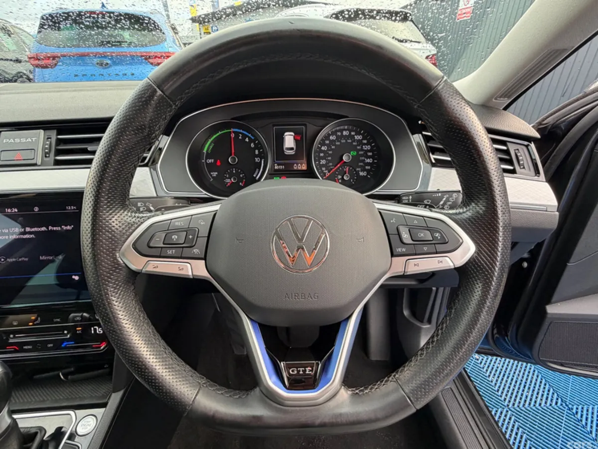 Volkswagen Passat Estate, Petrol Hybrid, 2022, Grey