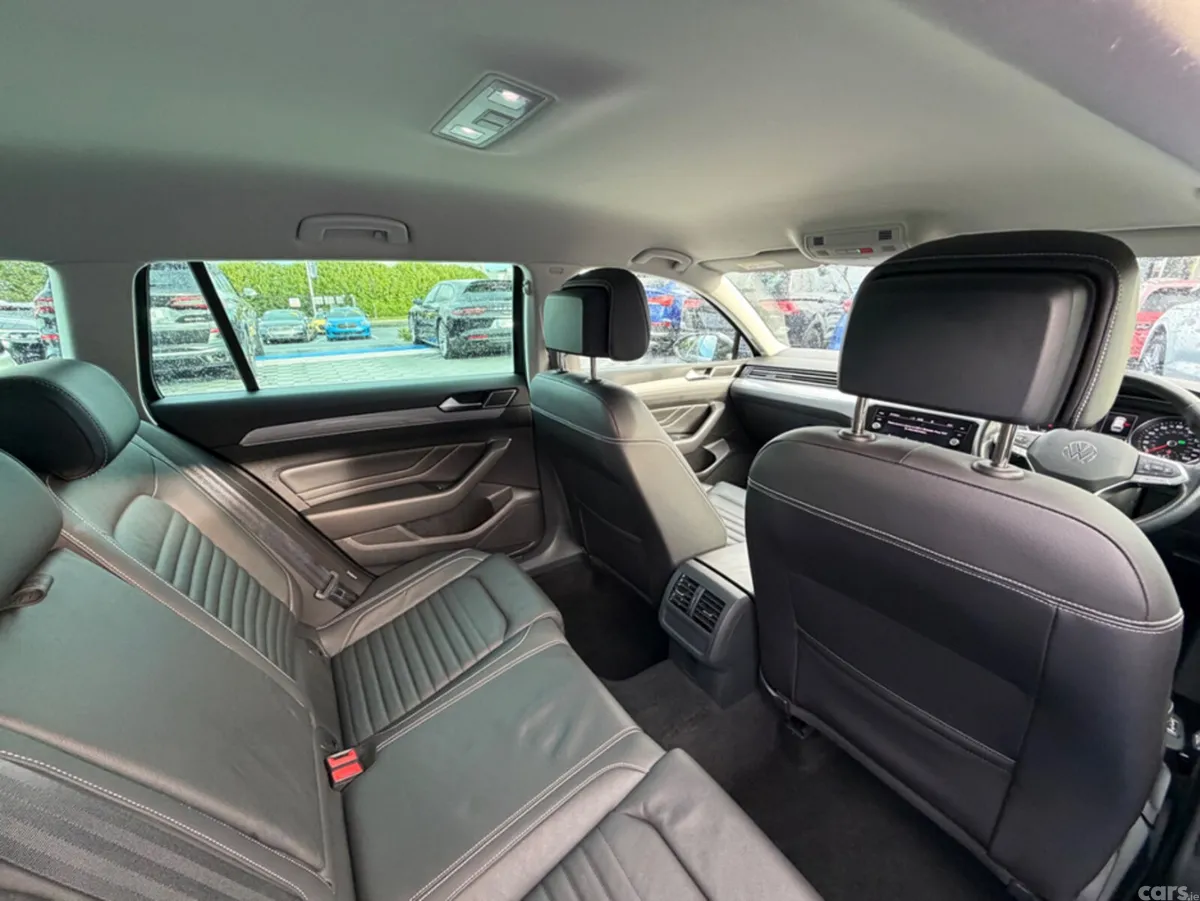 Volkswagen Passat Estate, Petrol Hybrid, 2022, Grey