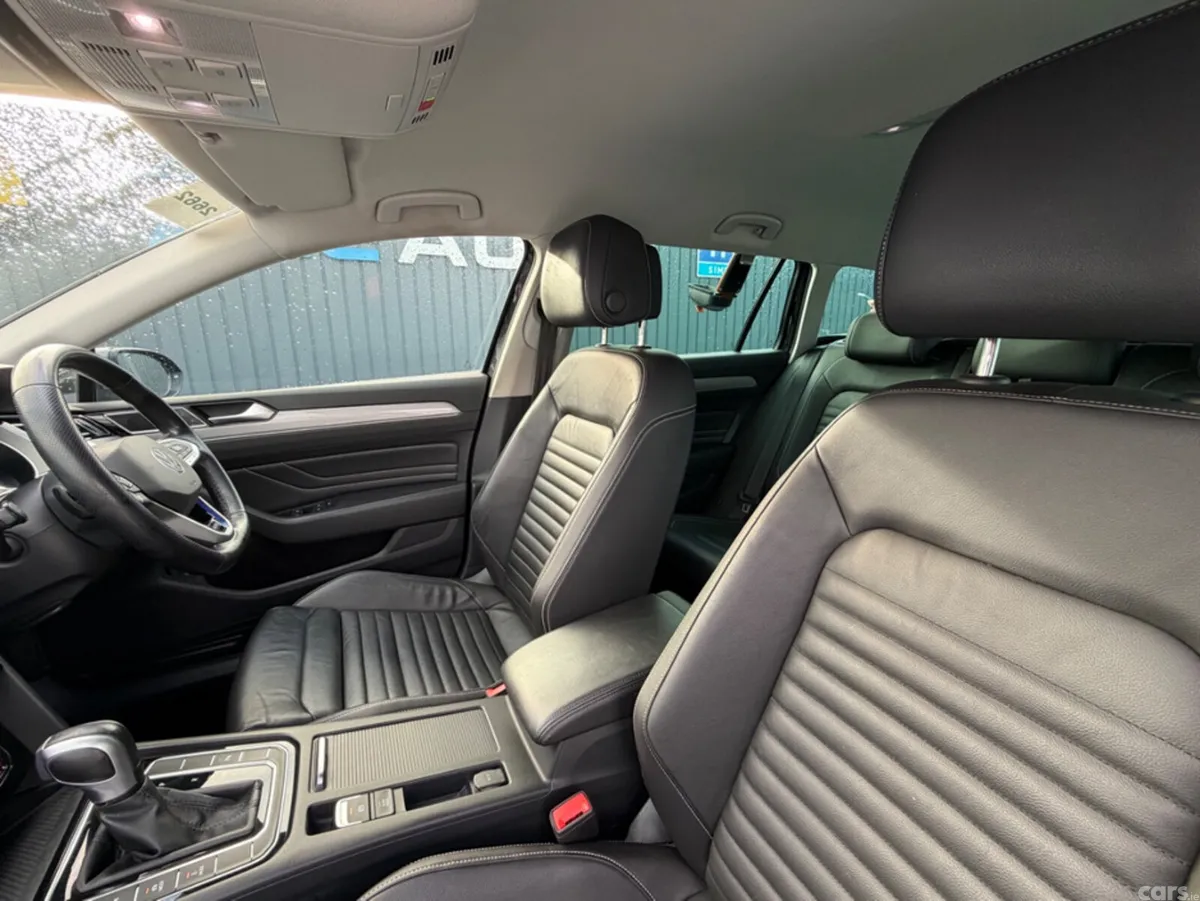 Volkswagen Passat Estate, Petrol Hybrid, 2022, Grey