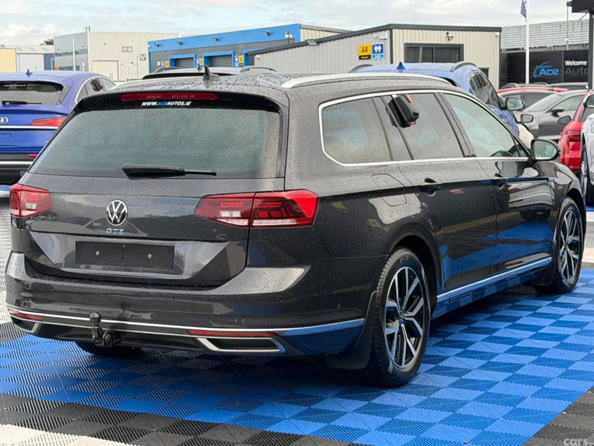 Volkswagen Passat Estate, Petrol Plug-in Hybrid, 2022, Grey