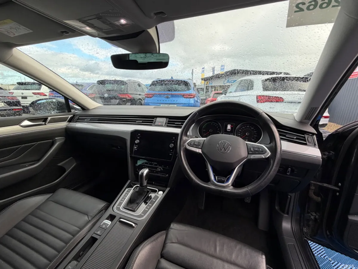 Volkswagen Passat Estate, Petrol Plug-in Hybrid, 2022, Grey