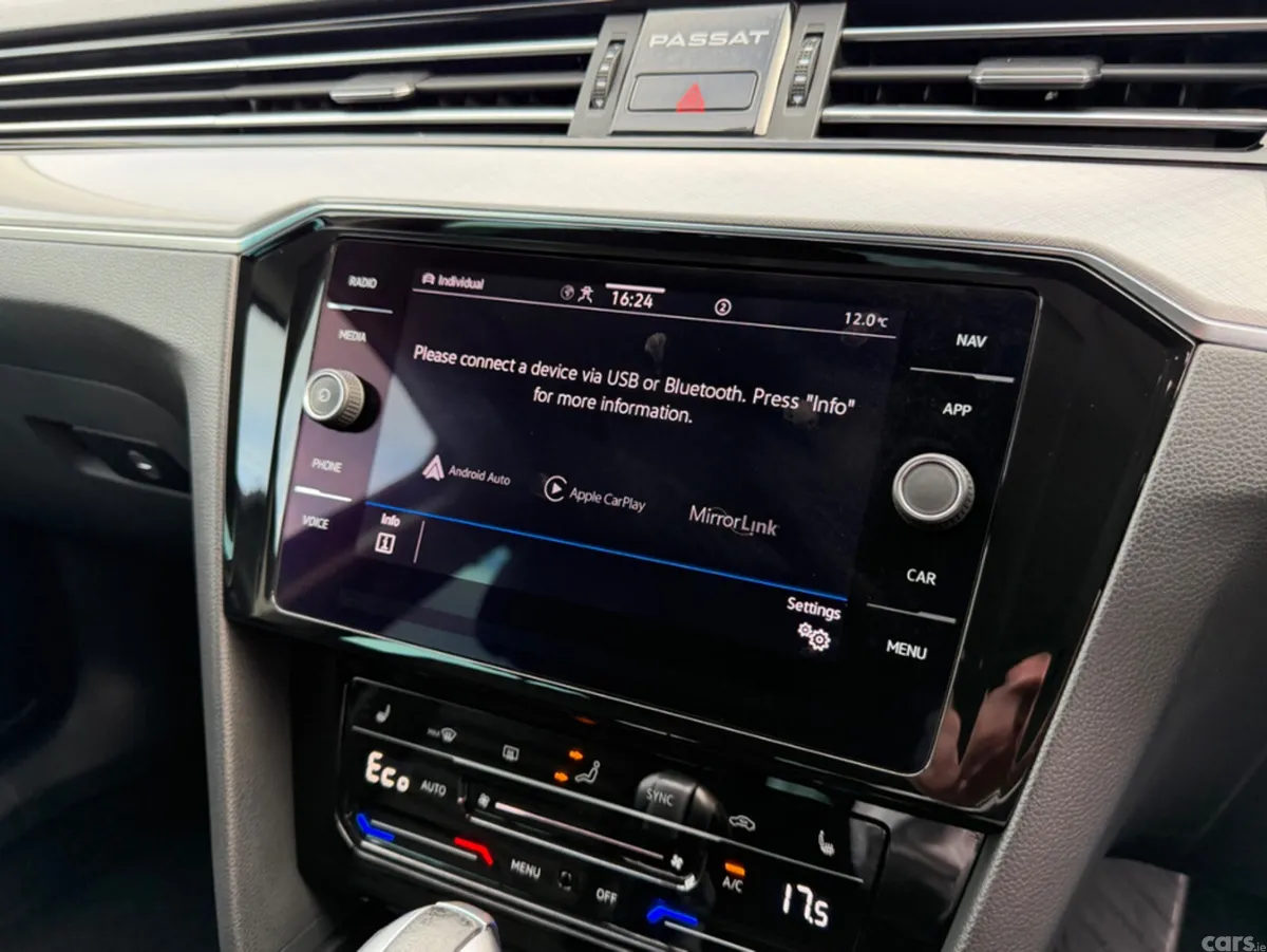 Volkswagen Passat Estate, Petrol Hybrid, 2022, Grey