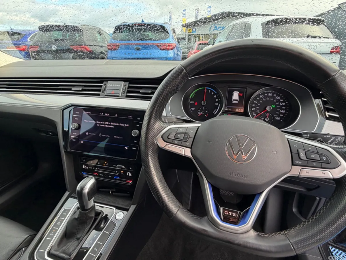 Volkswagen Passat Estate, Petrol Plug-in Hybrid, 2022, Grey