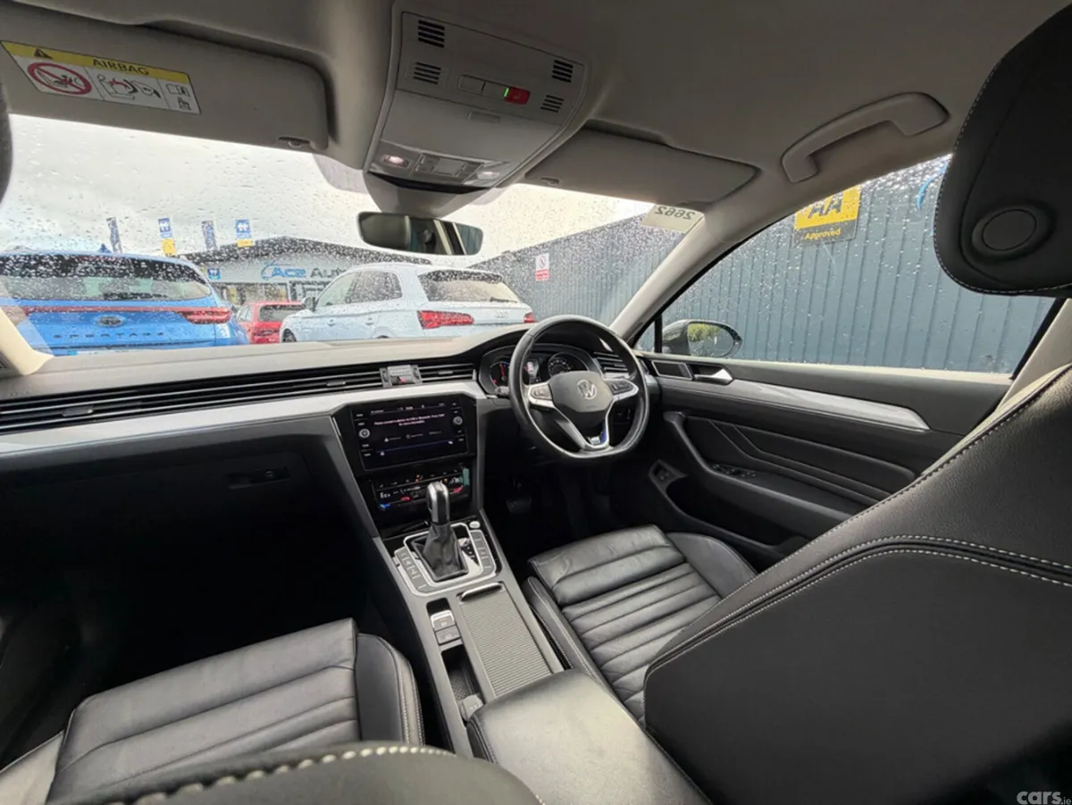 Volkswagen Passat Estate, Petrol Plug-in Hybrid, 2022, Grey