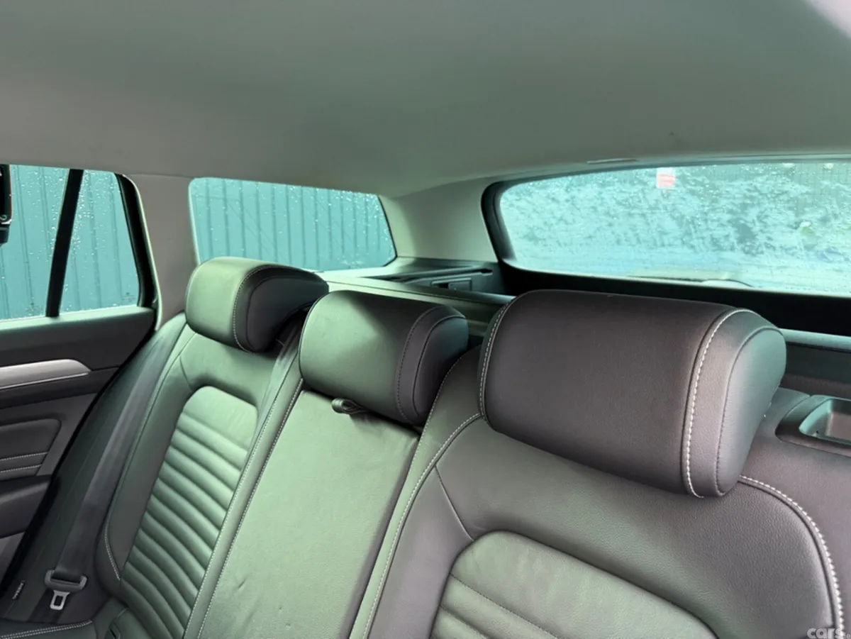 Volkswagen Passat Estate, Petrol Plug-in Hybrid, 2022, Grey