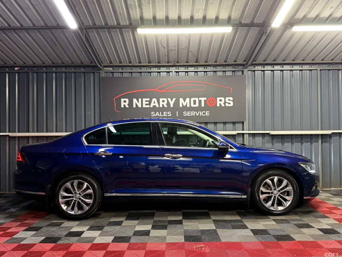 Volkswagen Passat Saloon, Diesel, 2018, Blue
