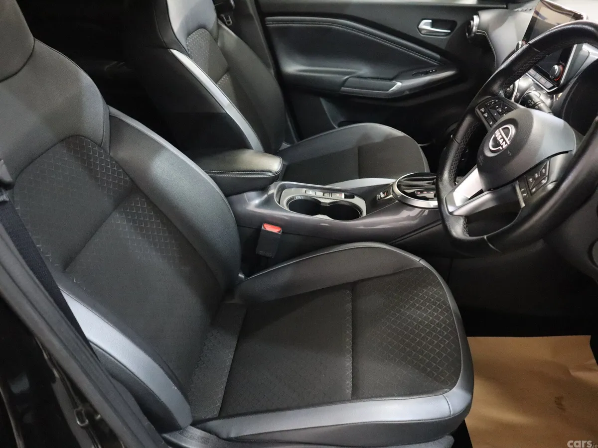 Nissan Juke SUV, Petrol Hybrid, 2024, Black