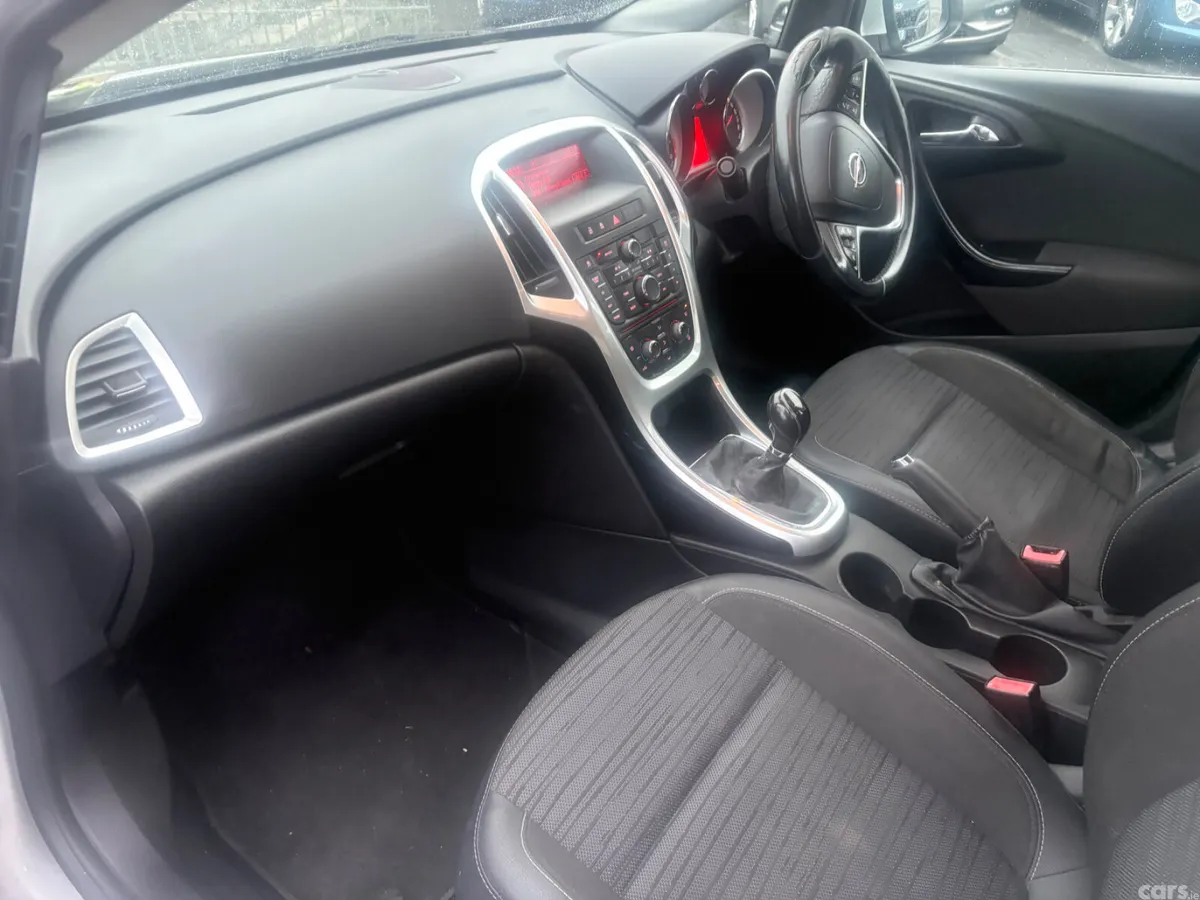Opel Astra Hatchback, Diesel, 2015, Silver