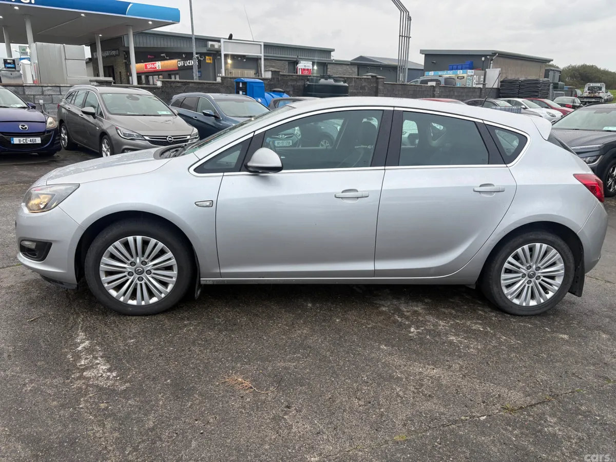 Opel Astra Hatchback, Diesel, 2015, Silver