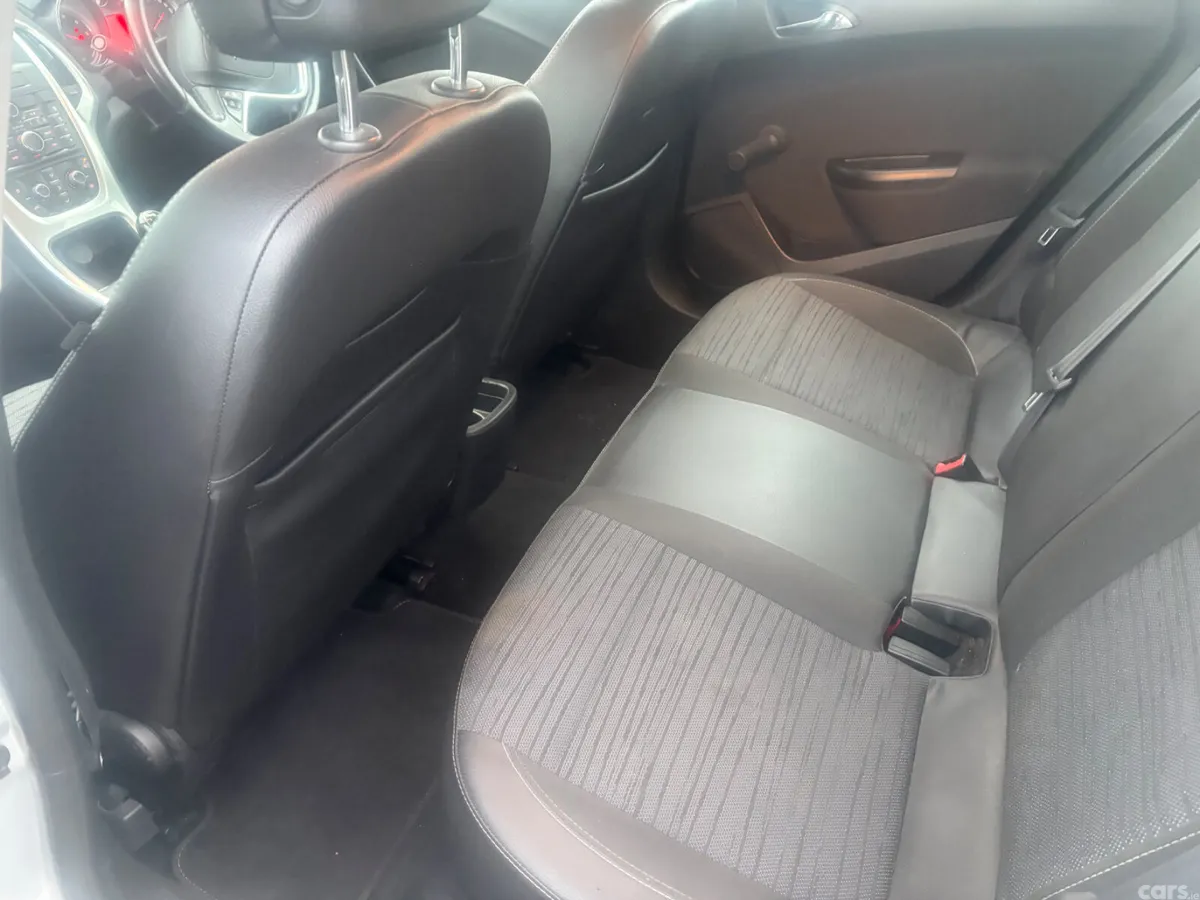 Opel Astra Hatchback, Diesel, 2015, Silver