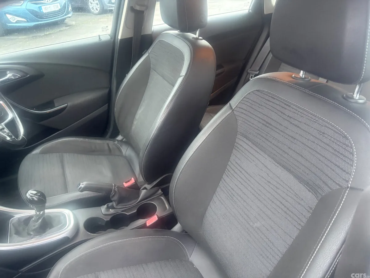 Opel Astra Hatchback, Diesel, 2015, Silver