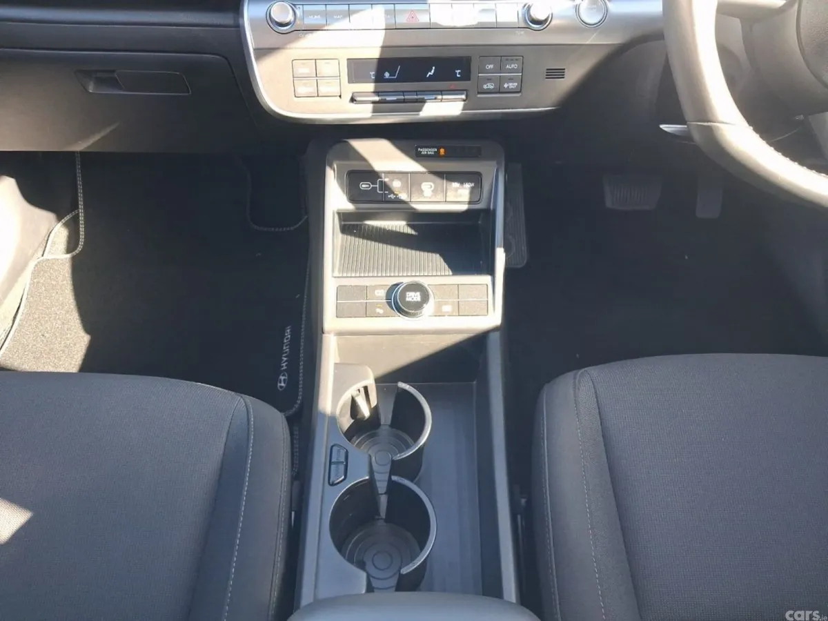 Hyundai KONA MPV, Petrol Hybrid, 2026, White