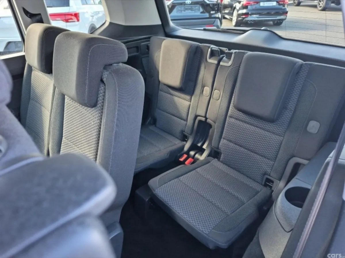 Volkswagen Touran MPV, Petrol, 2018, White