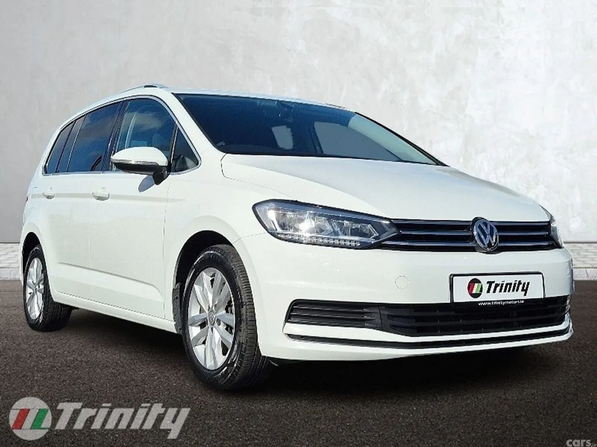 Volkswagen Touran MPV, Petrol, 2018, White