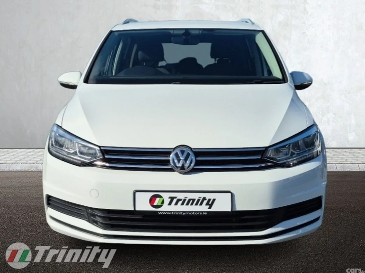 Volkswagen Touran MPV, Petrol, 2018, White