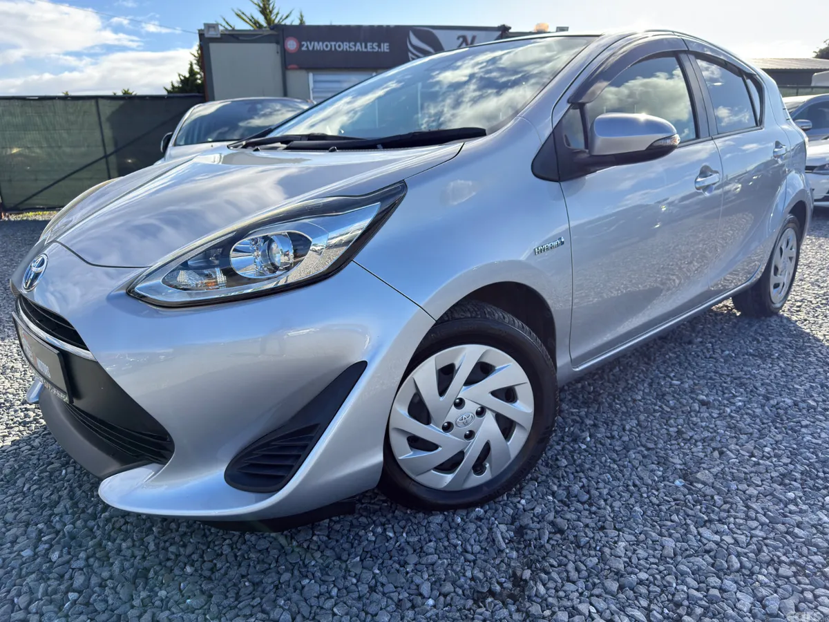 Toyota Aqua Hatchback, Petrol Hybrid, 2017, Silver