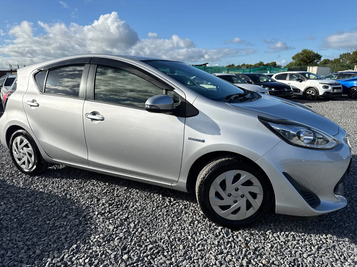 Toyota Aqua Hatchback, Petrol Hybrid, 2017, Silver