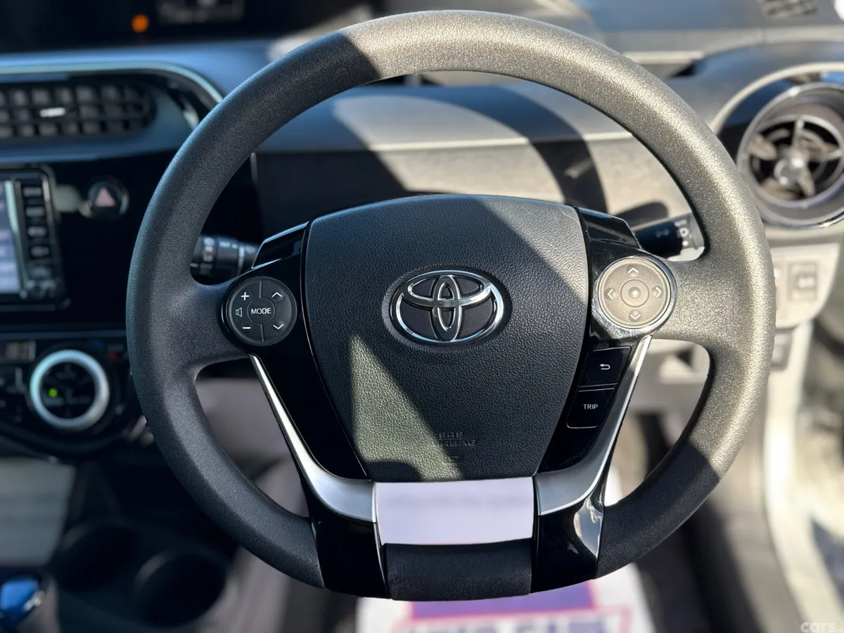 Toyota Aqua Hatchback, Petrol Hybrid, 2017, Silver
