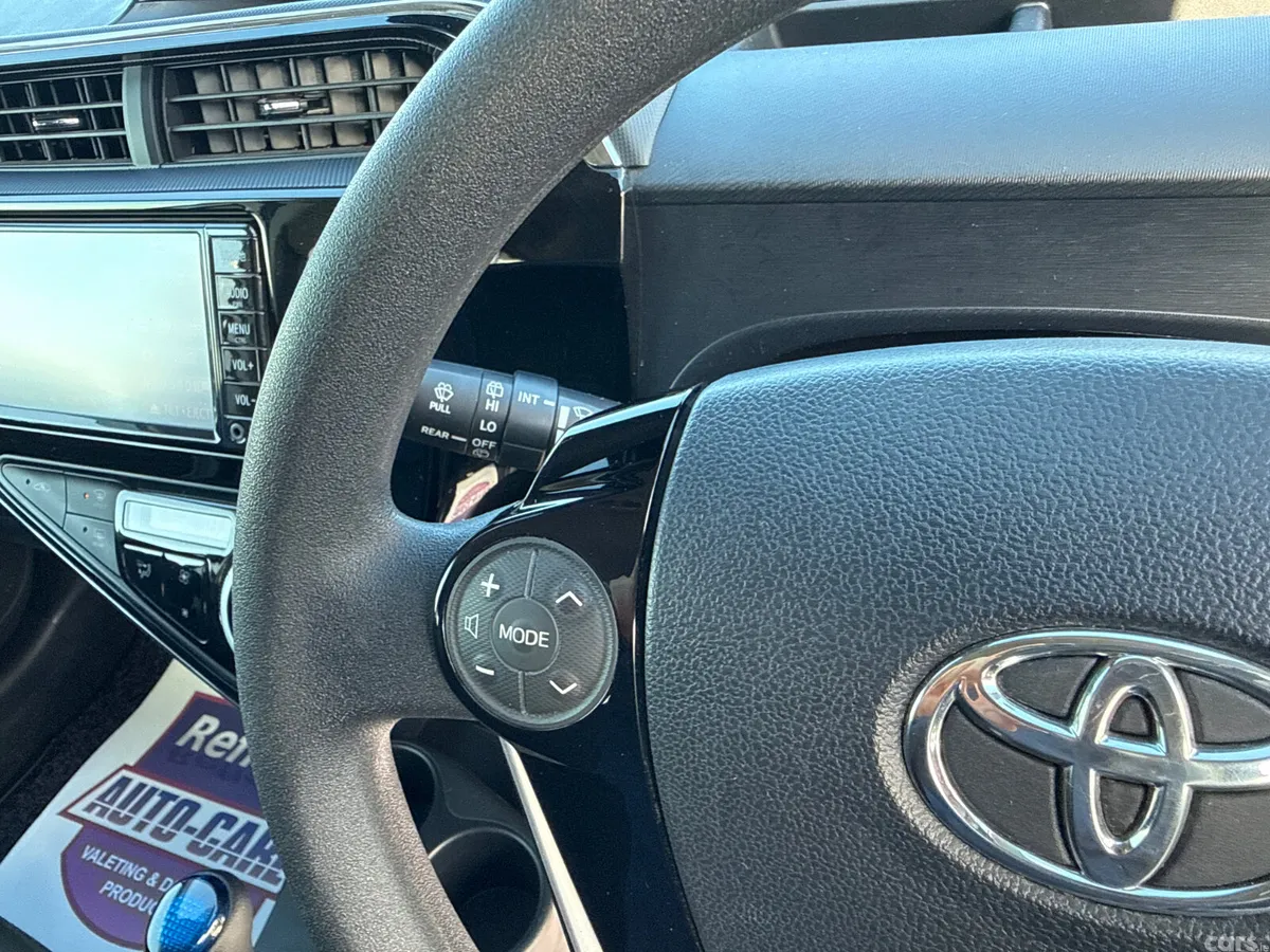 Toyota Aqua Hatchback, Petrol Hybrid, 2017, Silver