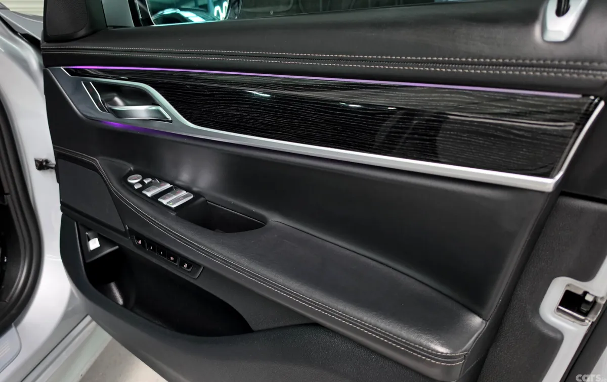 BMW 7-Series Saloon, Diesel, 2019, Silver