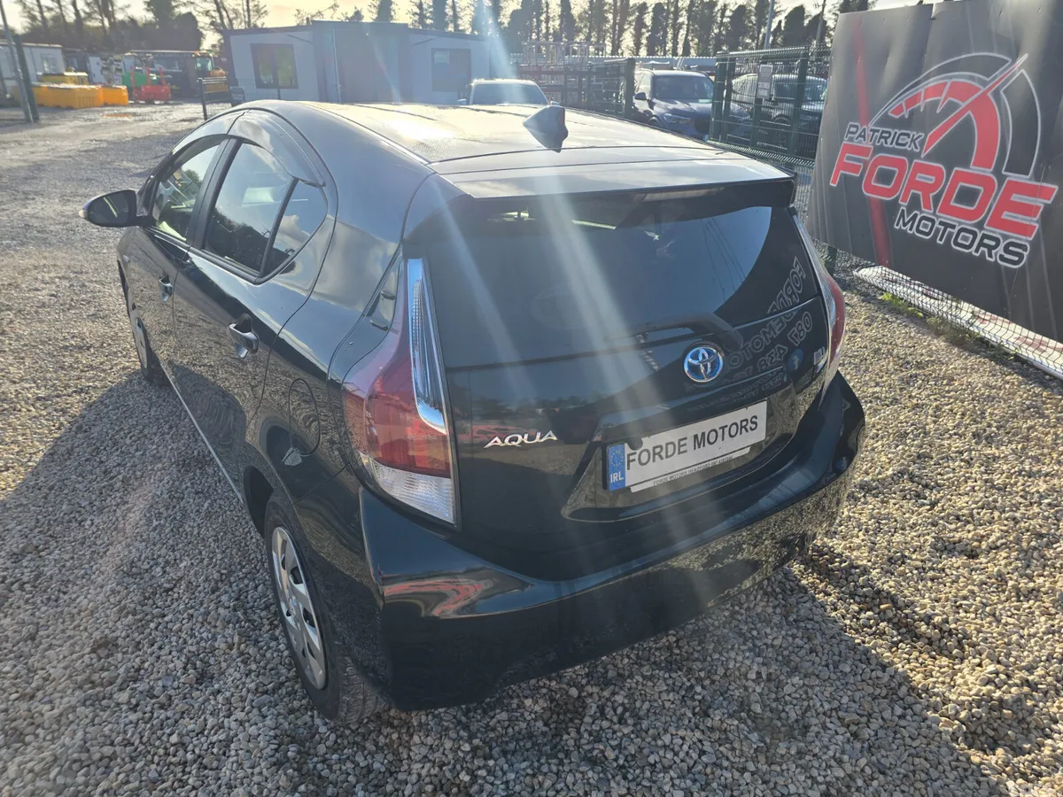 Toyota Aqua Hatchback, Petrol Hybrid, 2015, Black