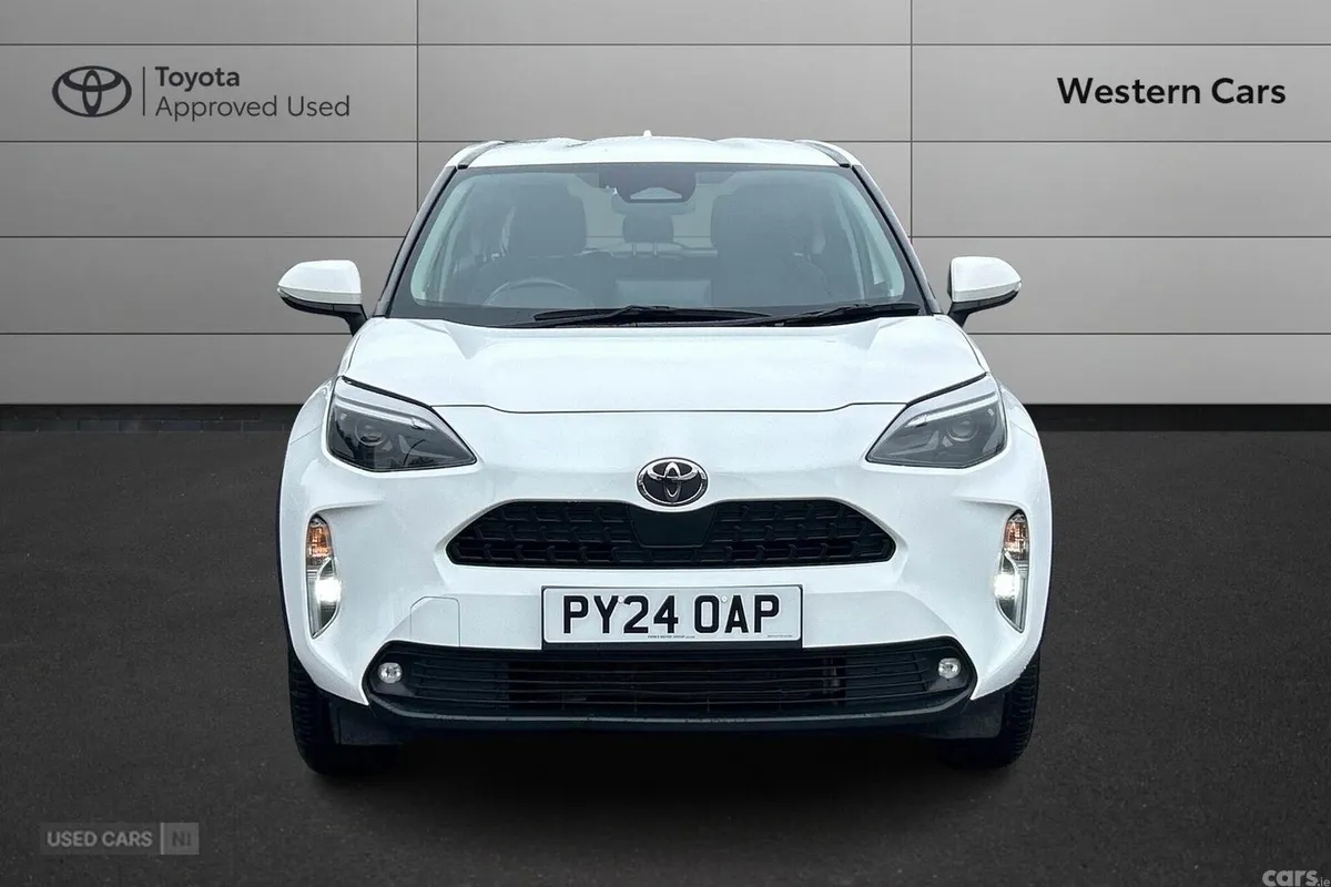 Toyota Yaris Cross SUV, Petrol Hybrid, 2024, White