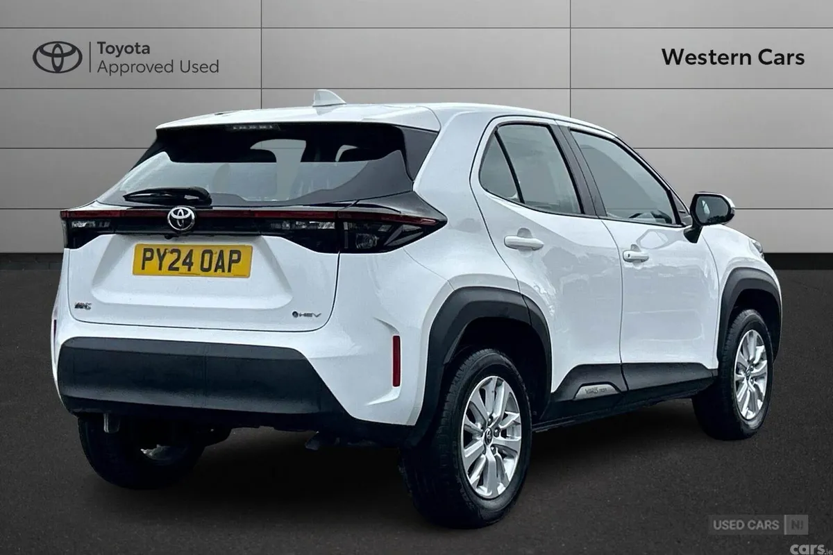 Toyota Yaris Cross SUV, Petrol Hybrid, 2024, White