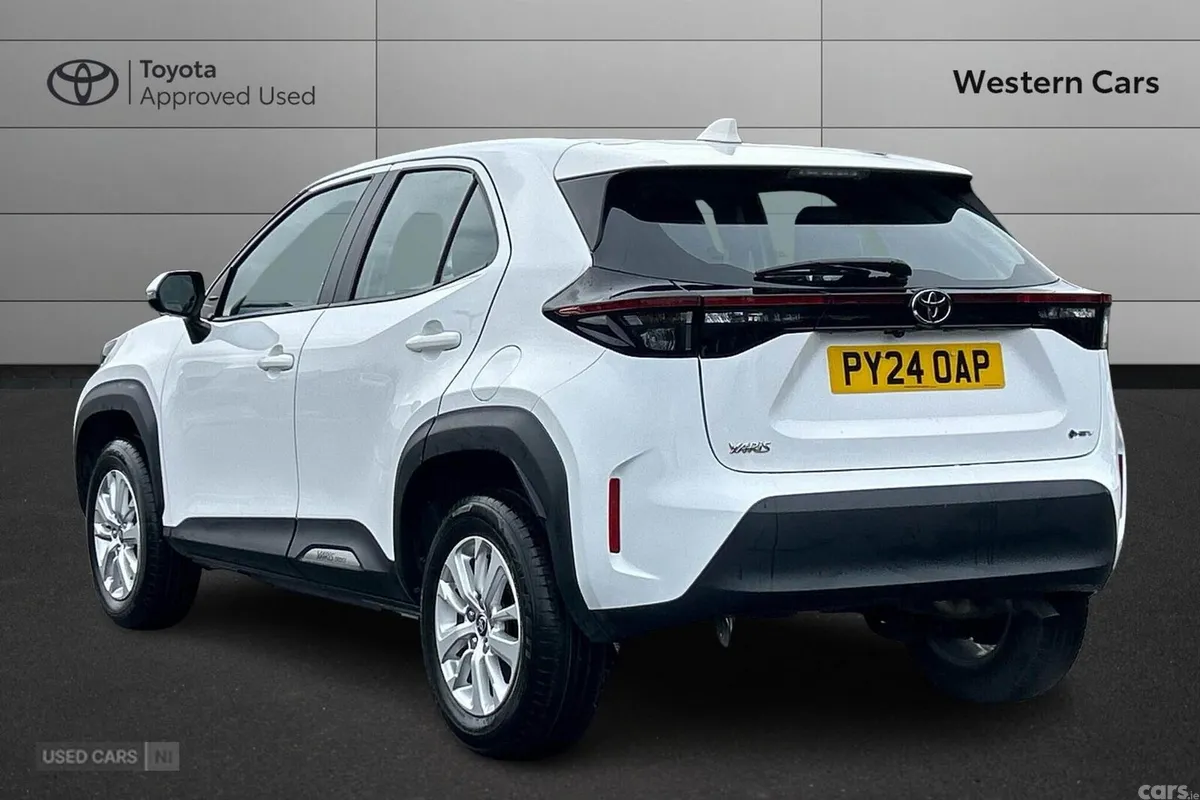 Toyota Yaris Cross SUV, Petrol Hybrid, 2024, White