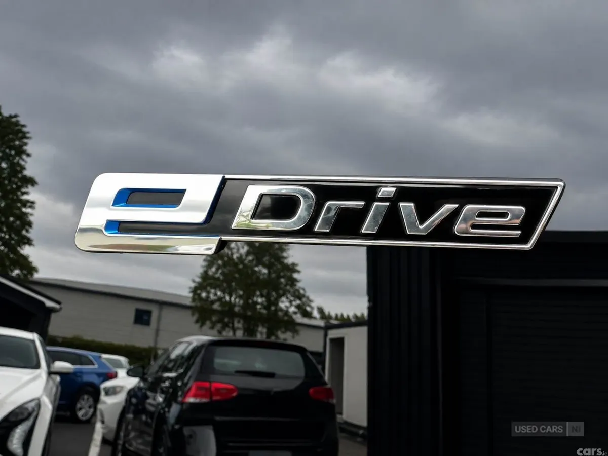 BMW 7-Series , Petrol Hybrid, 2017, Blue