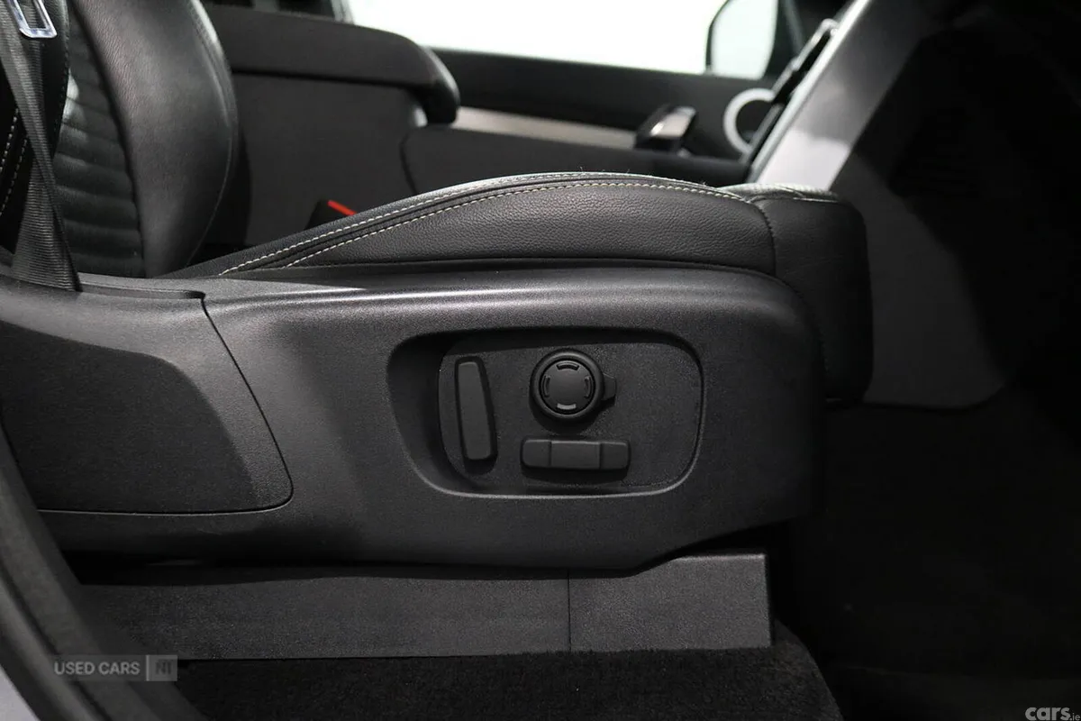 Land Rover Discovery SUV, Diesel, 2023, Grey