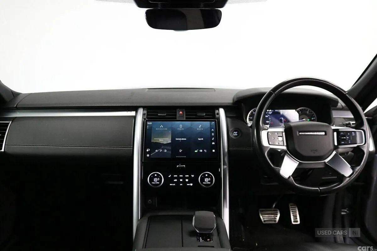 Land Rover Discovery SUV, Diesel, 2023, Grey