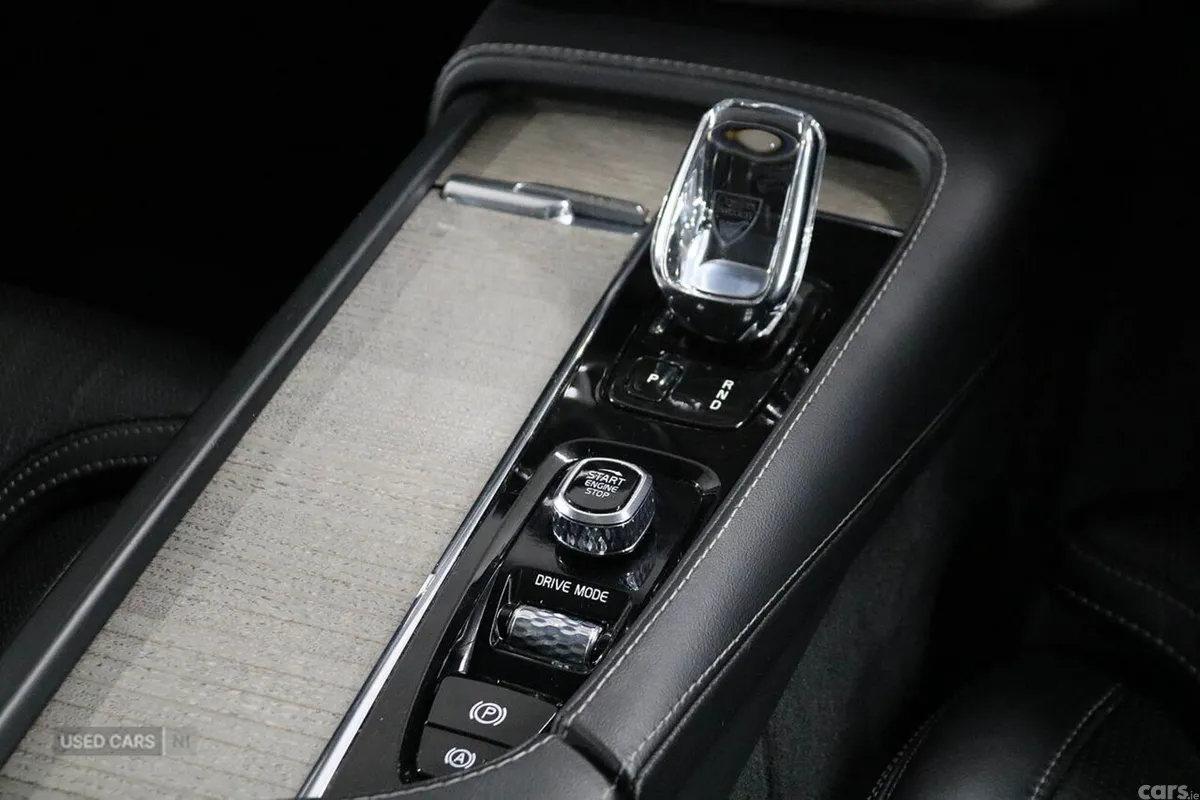 Volvo XC90 SUV, Diesel Hybrid, 2021, Black