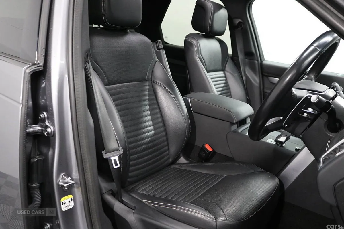 Land Rover Discovery SUV, Diesel, 2023, Grey