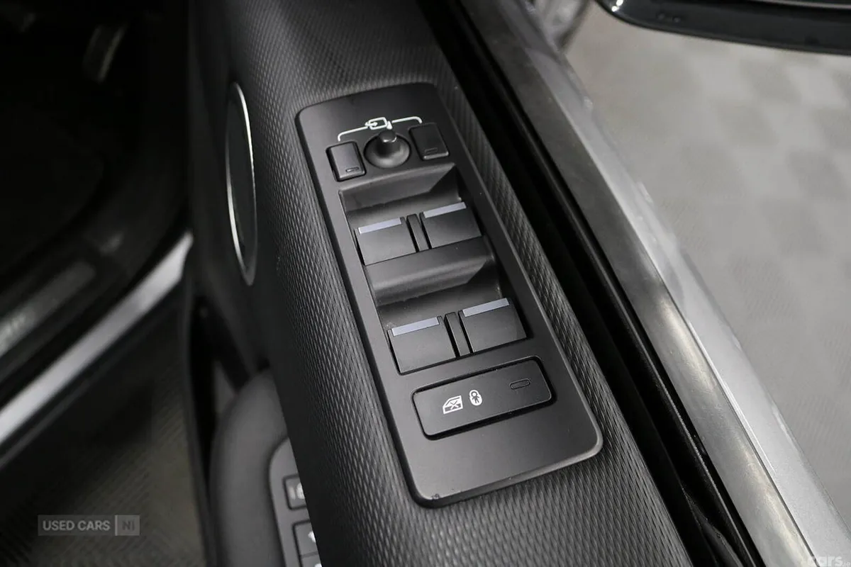 Land Rover Discovery SUV, Diesel, 2023, Grey