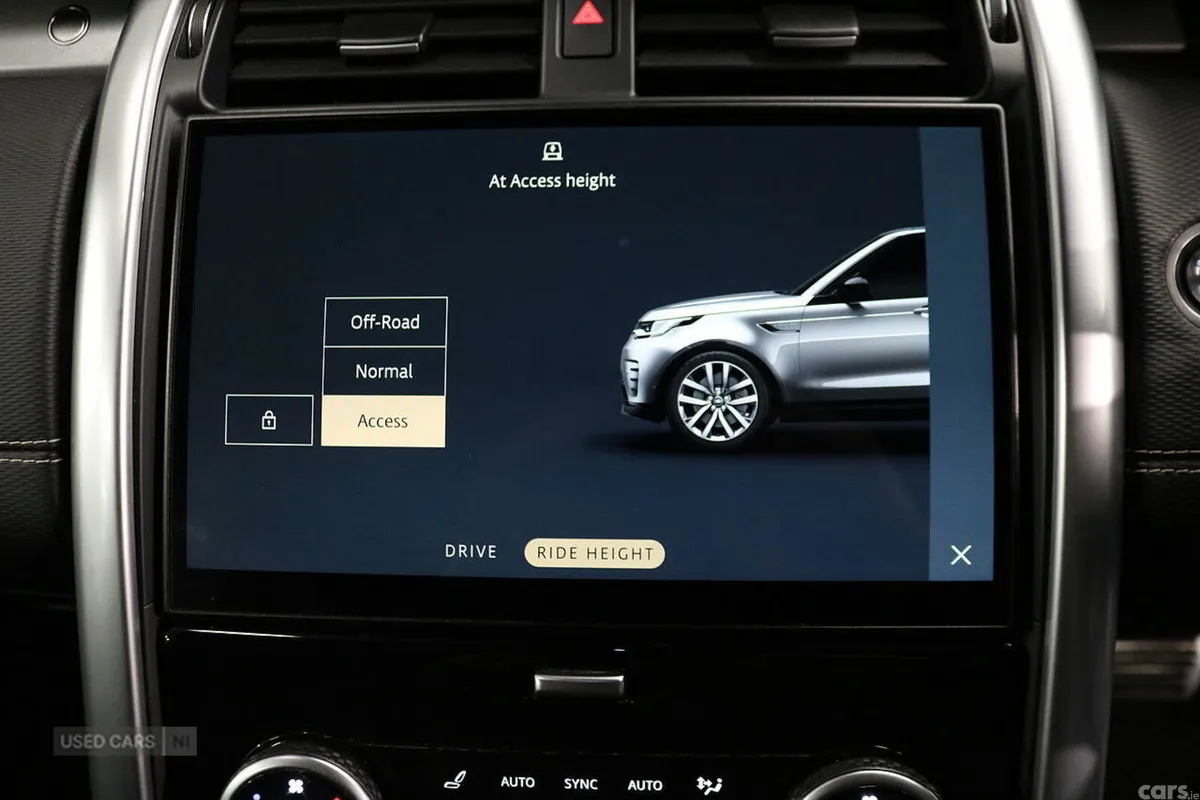 Land Rover Discovery SUV, Diesel, 2023, Grey