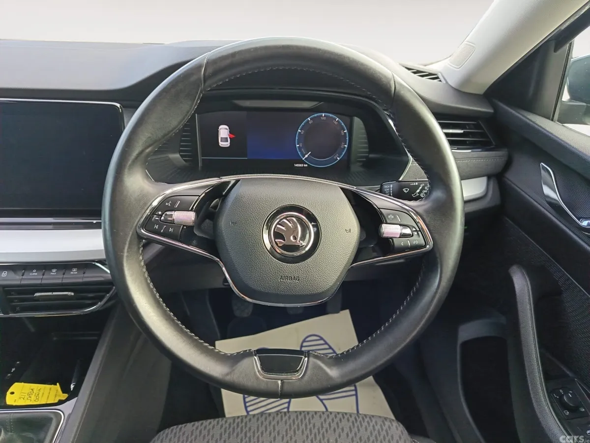 Skoda Octavia Saloon, Diesel, 2021, Grey