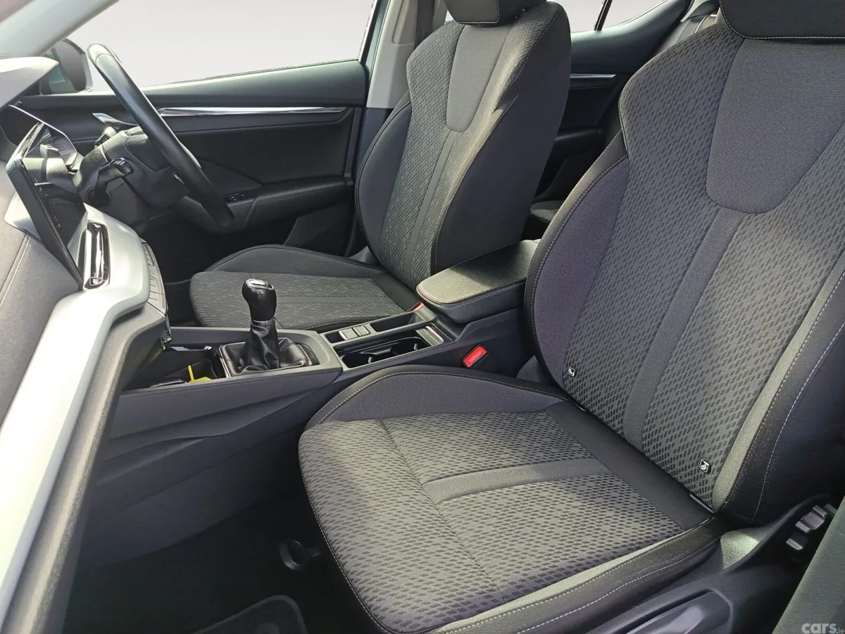 Skoda Octavia Saloon, Diesel, 2021, Grey
