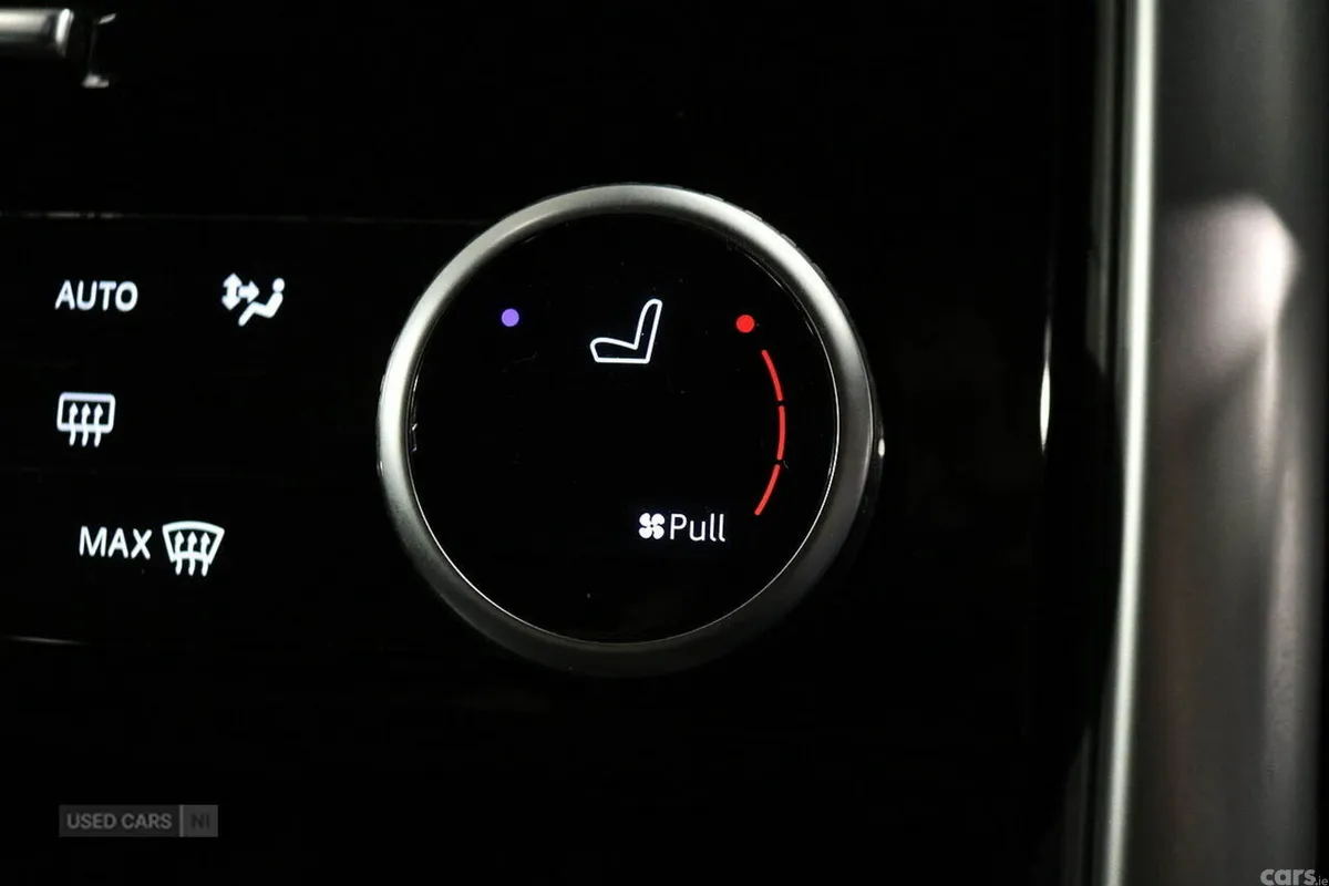 Land Rover Discovery SUV, Diesel, 2023, Grey