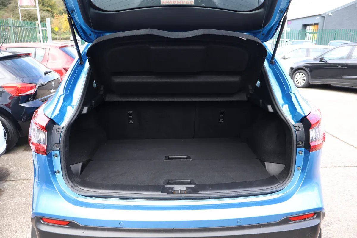 Nissan Qashqai SUV, Diesel, 2017, Blue