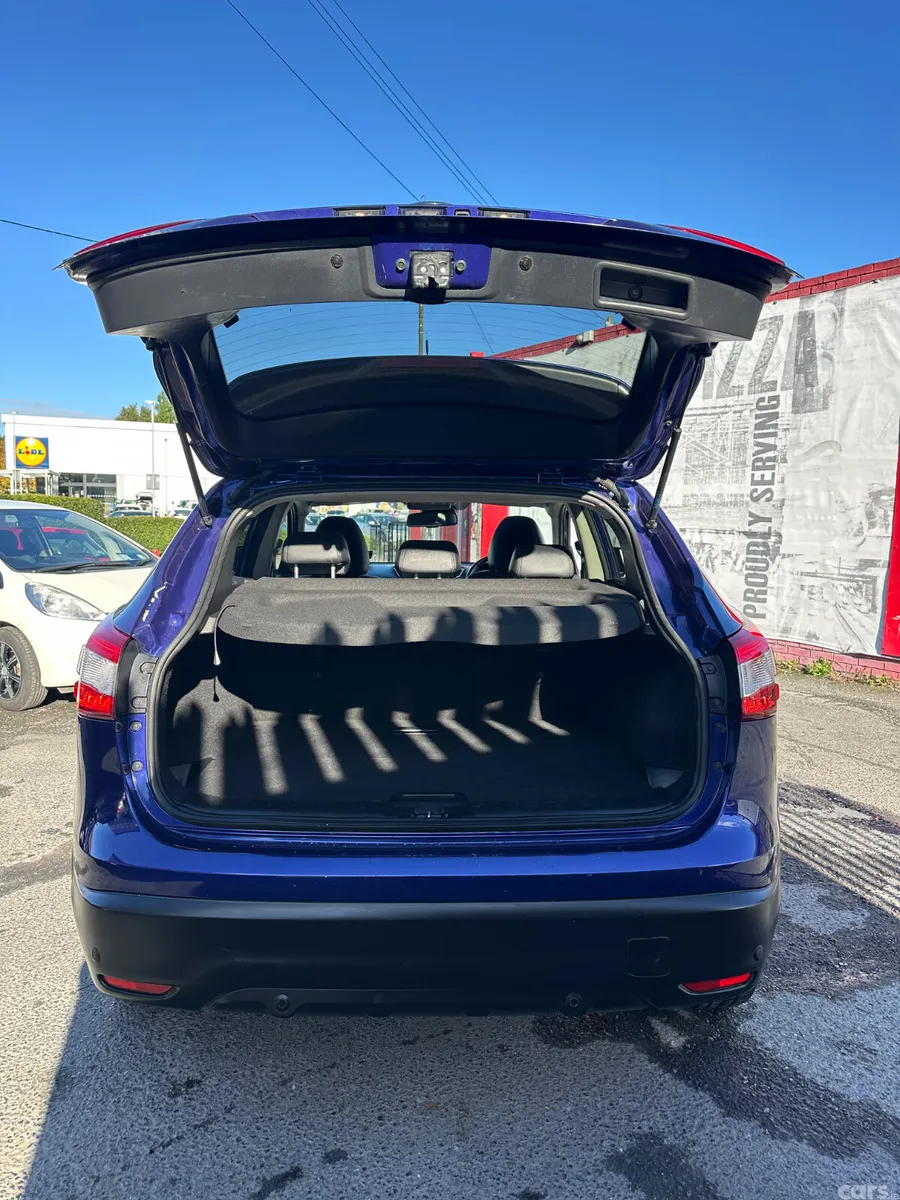 Nissan Qashqai SUV, Petrol, 2017, Blue