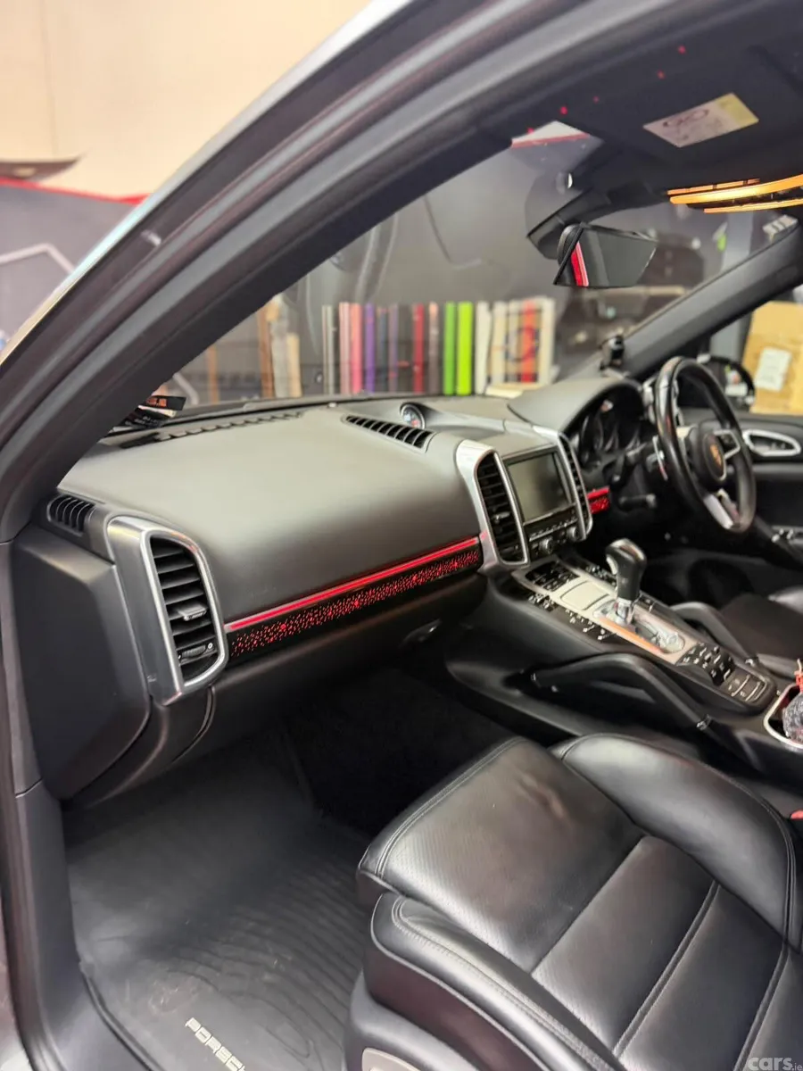 Porsche Cayenne SUV, Diesel, 2015, Grey