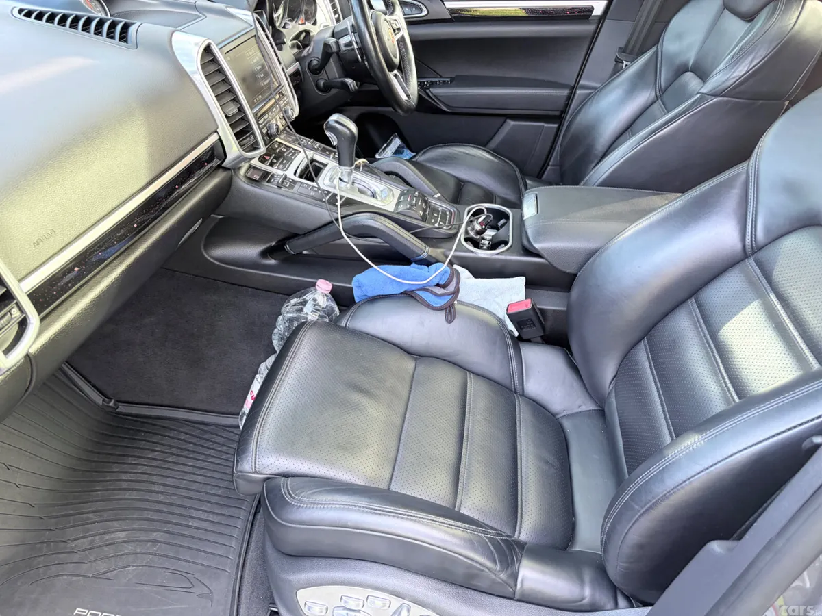Porsche Cayenne SUV, Diesel, 2015, Grey