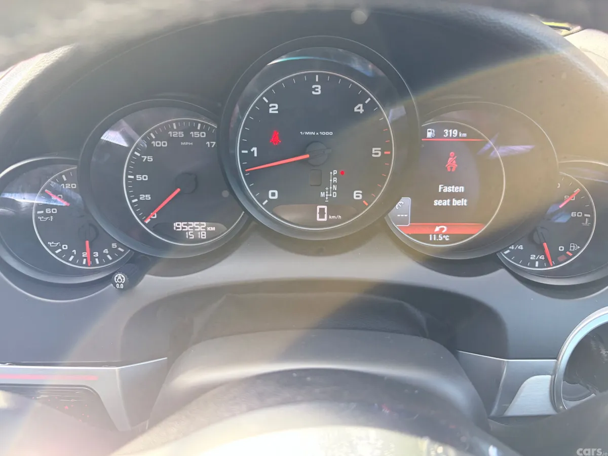 Porsche Cayenne SUV, Diesel, 2015, Grey